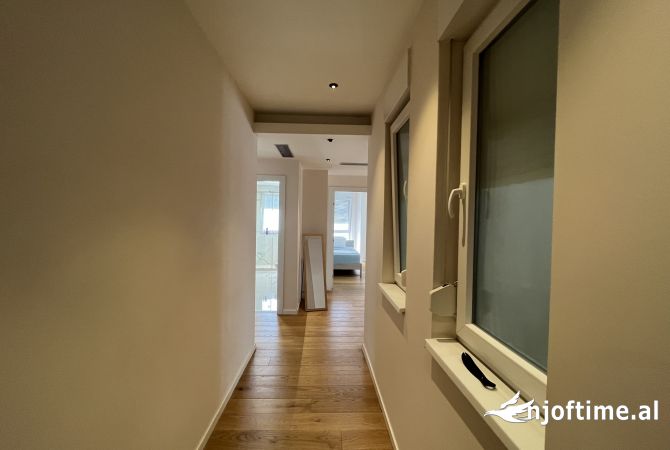 Shtepi ne shitje Apartament ne Tirane, 3+1, Mobilimi E mobiluar, Pagesa 340,000  Euro.