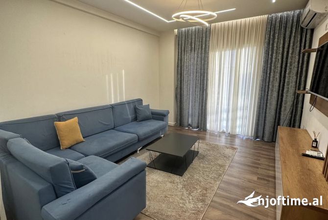 Shtepi me qera 2+1 ne Tirane - 650 Euro