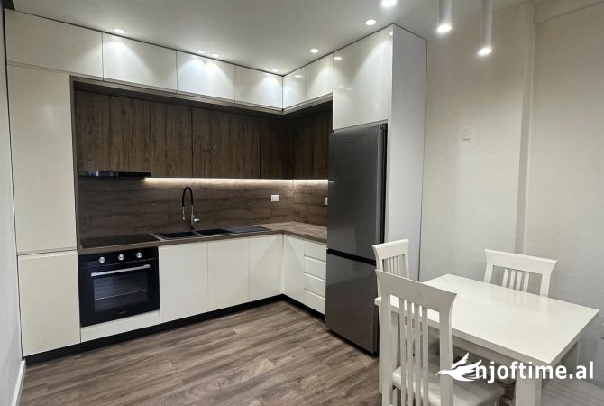 Shtepi me qera 2+1 ne Tirane - 650 Euro