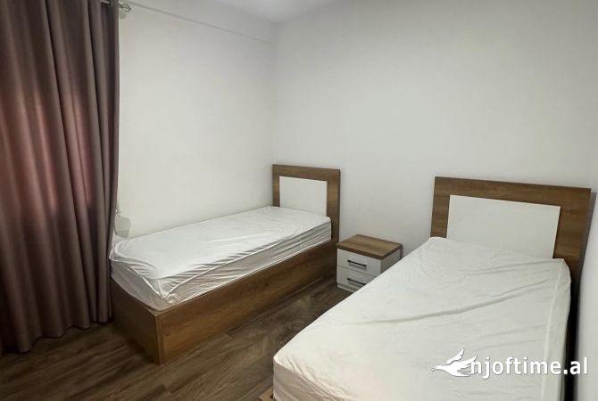 Shtepi me qera Apartament ne Tirane, 2+1, Mobilimi E mobiluar, Pagesa 650  Euro.