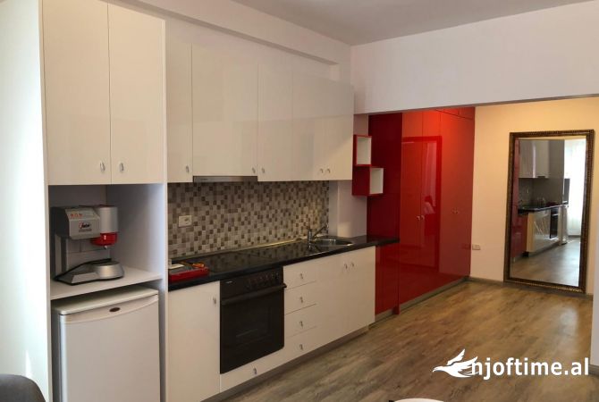 Shtepi me qera Apartament ne Tirane, Garsoniere, Mobilimi E mobiluar, Pagesa 500  Euro.