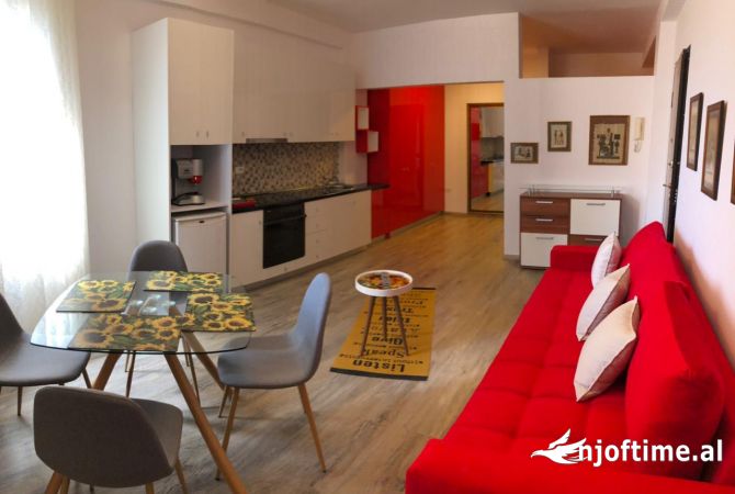 Shtepi me qera Apartament ne Tirane, Garsoniere, Mobilimi E mobiluar, Pagesa 500  Euro.