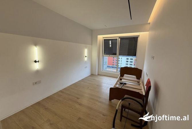 Shtepi me qera Apartament ne Tirane, 2+1, Mobilimi Pjeserisht e mobiluar, Pagesa 500  Euro.