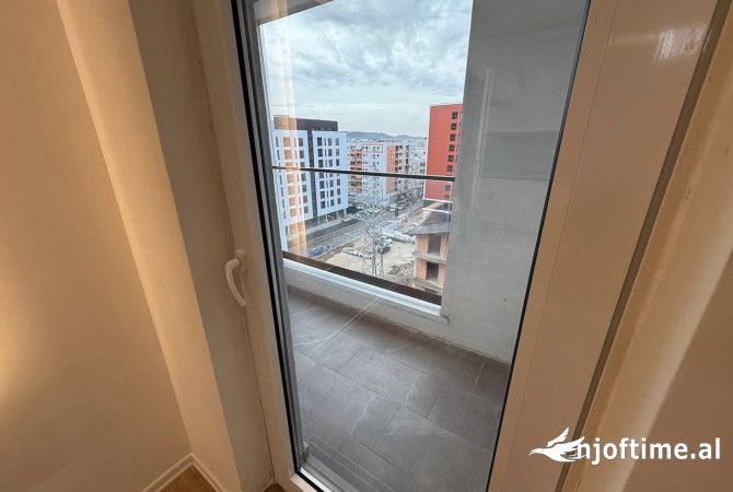 Shtepi me qera Apartament ne Tirane, 2+1, Mobilimi Pjeserisht e mobiluar, Pagesa 500  Euro.