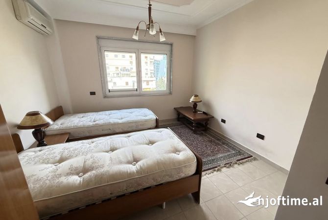 Shtepi me qera Apartament ne Tirane, 2+1, Mobilimi E mobiluar, Pagesa 1,300  Euro.