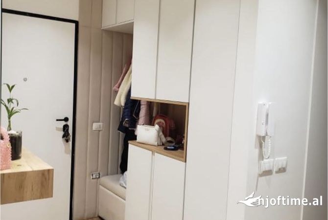 Shtepi ne shitje Apartament ne Tirane, 2+1, Mobilimi E mobiluar, Pagesa 265,000  Euro.