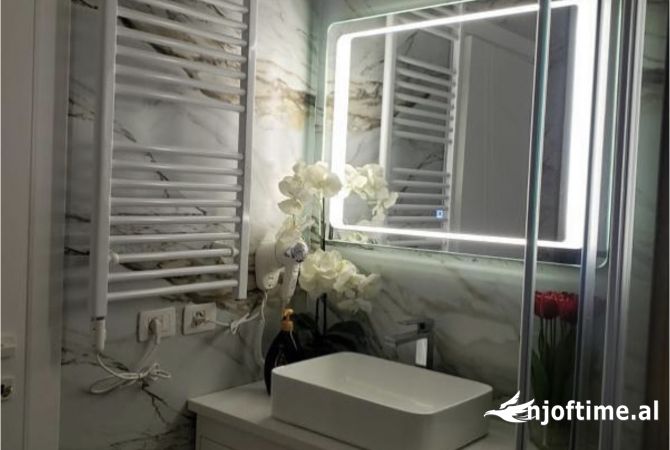 Shtepi ne shitje Apartament ne Tirane, 2+1, Mobilimi E mobiluar, Pagesa 265,000  Euro.