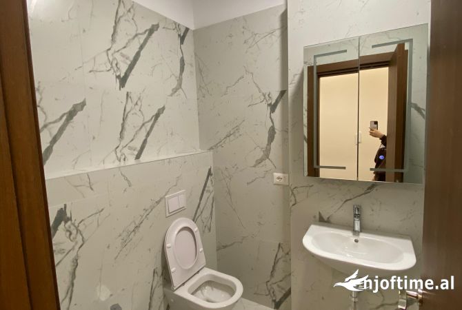 Shtepi me qera Apartament ne Tirane, 2+1, Mobilimi E mobiluar, Pagesa 750  Euro.