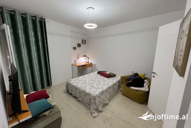 Shtepi me qera Apartament ne Tirane, 1+1, Mobilimi E mobiluar, Pagesa 50,000  Leke.