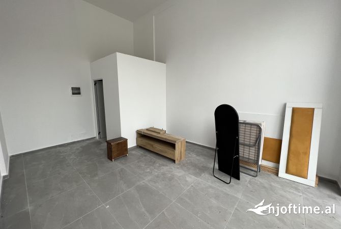 Ambient biznesi me qera 1+1 ne Tirane - 50,000 Leke