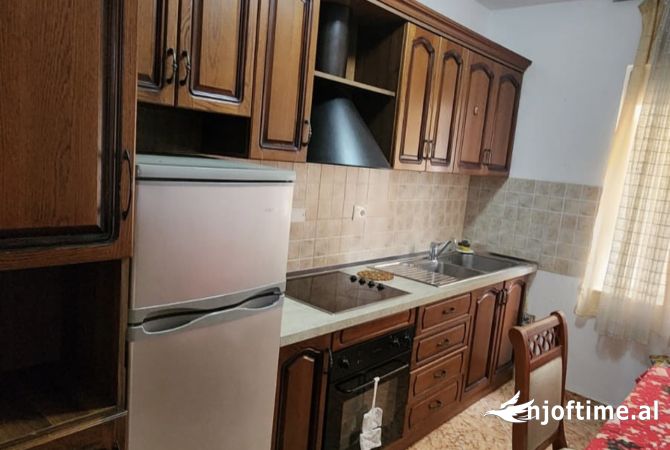 Shtepi me qera 2+1 ne Tirane - 50,000 Leke