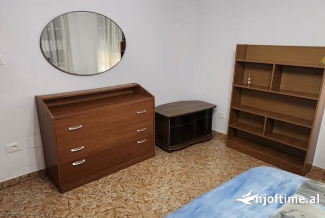 Shtepi me qera Apartament ne Tirane, 2+1, Mobilimi E mobiluar, Pagesa 50,000  Leke.