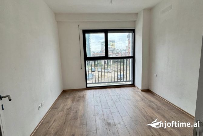 Shtepi ne shitje Apartament ne Tirane, 2+1, Mobilimi Pjeserisht e mobiluar, Pagesa 185,000  Euro.