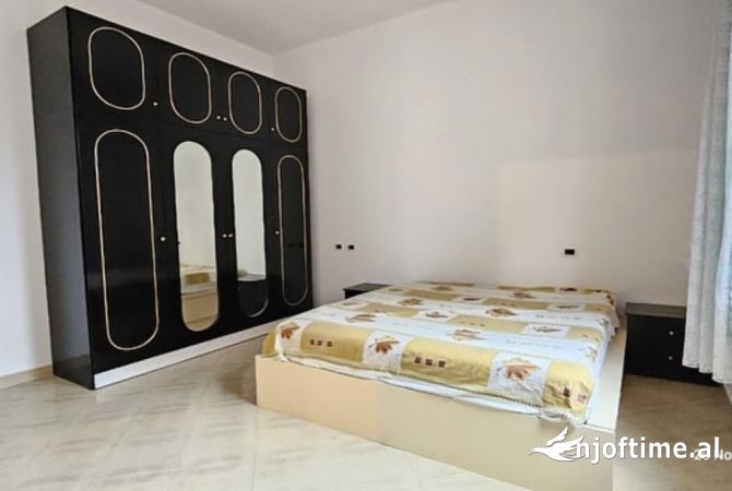 Shtepi me qera Apartament ne Tirane, 2+1, Mobilimi E mobiluar, Pagesa 50,000  Leke.