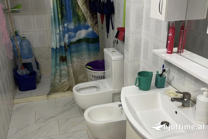 Shtepi ne shitje Apartament ne Tirane, 1+1, Mobilimi E mobiluar, Pagesa 155,000  Euro.