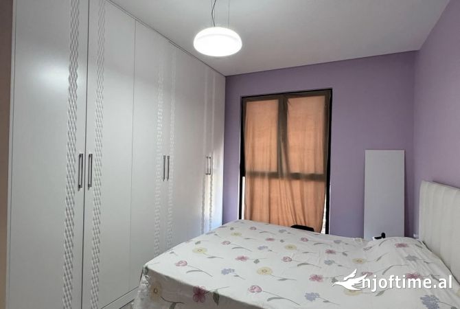 Shtepi me qera Apartament ne Tirane, 2+1, Mobilimi E mobiluar, Pagesa 550  Euro.