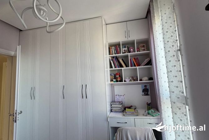 Shtepi me qera Apartament ne Tirane, 2+1, Mobilimi E mobiluar, Pagesa 550  Euro.