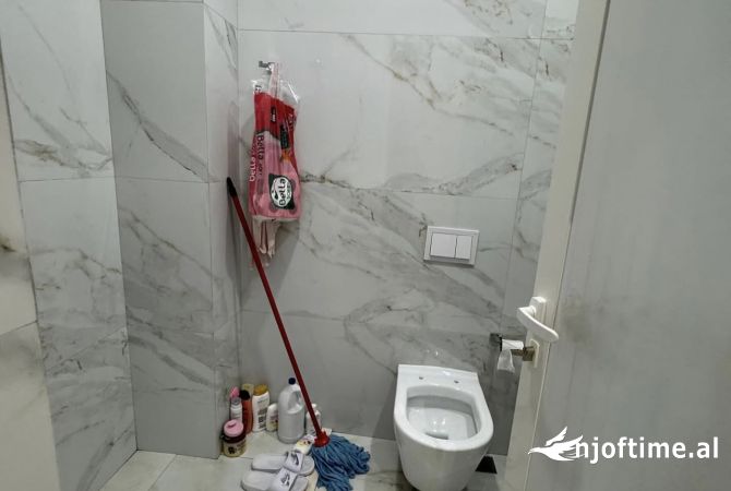 Shtepi me qera Apartament ne Tirane, 2+1, Mobilimi E mobiluar, Pagesa 550  Euro.