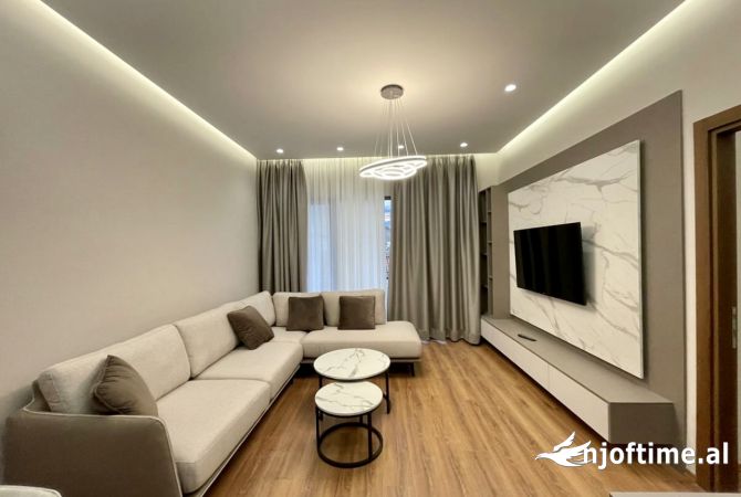 Shtepi me qera 2+1 ne Tirane - 830 Euro