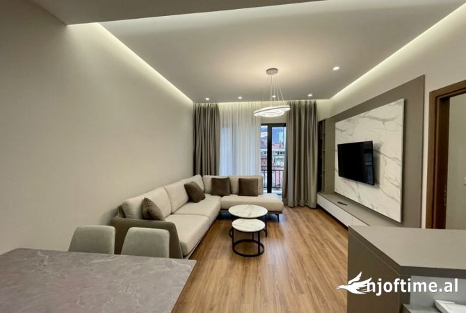 Shtepi me qera 2+1 ne Tirane - 830 Euro