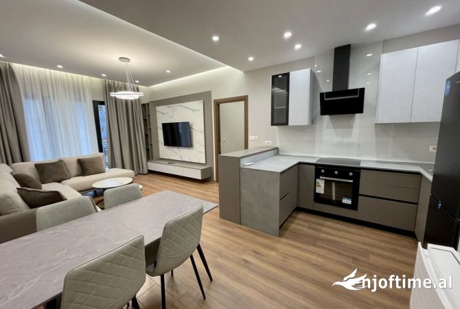Shtepi me qera 2+1 ne Tirane - 830 Euro