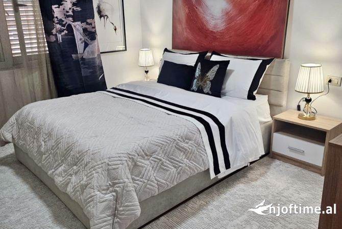 Shtepi me qera Apartament ne Tirane, 2+1, Mobilimi E mobiluar, Pagesa 800  Euro.