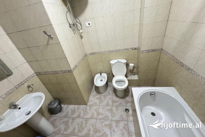 Shtepi me qera Apartament ne Tirane, 1+1, Mobilimi E mobiluar, Pagesa 65,000  Leke.