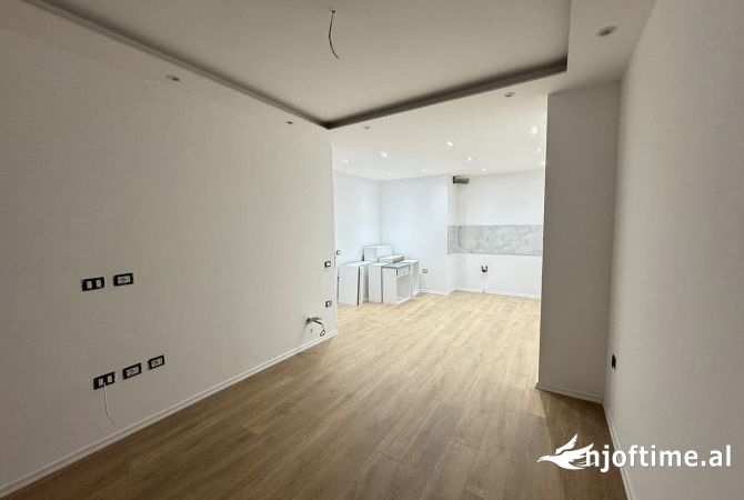 Shtepi me qera Apartament ne Tirane, 1+1, Mobilimi Bosh, pa mobiluar, Pagesa 600  Euro.