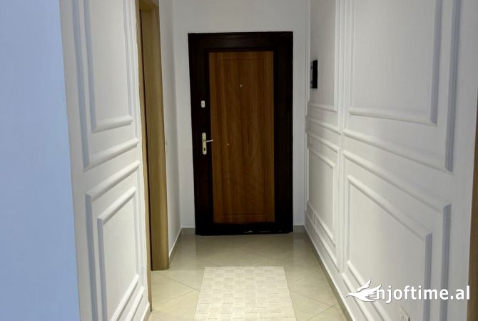 Shtepi ne shitje Apartament ne Tirane, 2+1, Mobilimi E mobiluar, Pagesa 143,000  Euro.