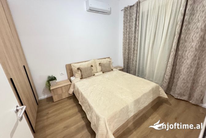 Shtepi me qera Apartament ne Tirane, 1+1, Mobilimi E mobiluar, Pagesa 400  Euro.