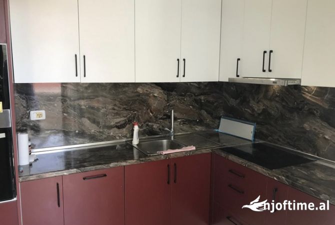 Shtepi me qera 2+1 ne Tirane - 750 Euro