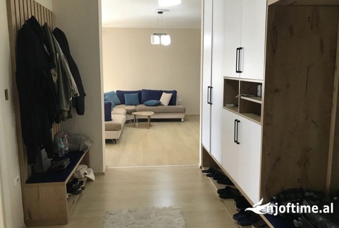 Shtepi me qera Apartament ne Tirane, 2+1, Mobilimi E mobiluar, Pagesa 750  Euro.