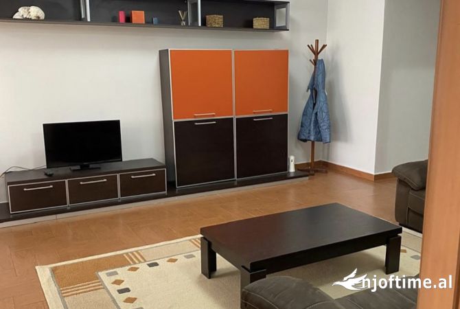 Shtepi me qera Apartament ne Tirane, 2+1, Mobilimi E mobiluar, Pagesa 600  Euro.