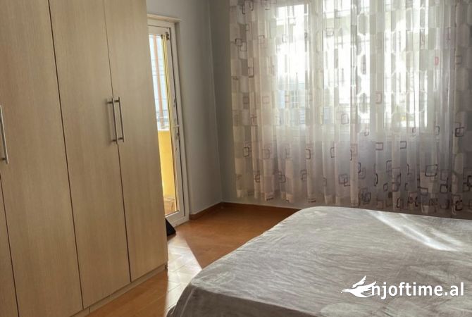Shtepi me qera Apartament ne Tirane, 2+1, Mobilimi E mobiluar, Pagesa 600  Euro.