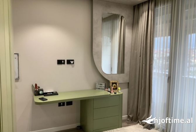 Shtepi ne shitje Apartament ne Tirane, 2+1, Mobilimi E mobiluar, Pagesa 300,000  Euro.