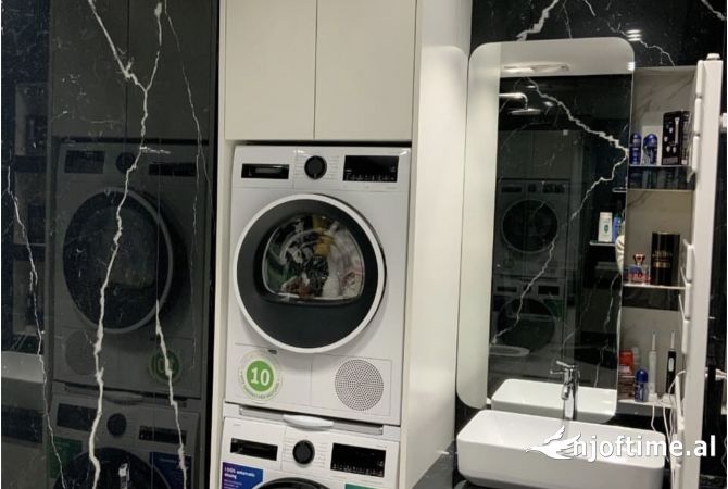 Shtepi ne shitje Apartament ne Tirane, 2+1, Mobilimi E mobiluar, Pagesa 300,000  Euro.