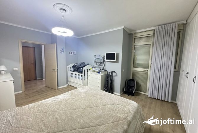 Shtepi me qera Apartament ne Tirane, 2+1, Mobilimi E mobiluar, Pagesa 550  Euro.