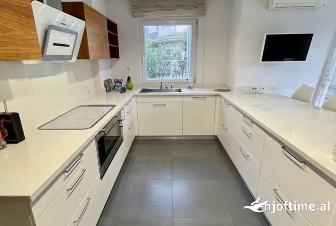 Shtepi me qera 5+1 ne Tirane - 5,000 Euro