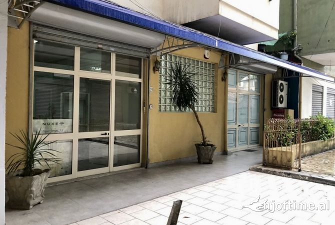 Ambient biznesi me qera 3+1 ne Tirane - 250 Euro