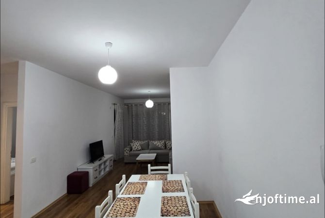 Shtepi me qera 2+1 ne Tirane - 600 Euro