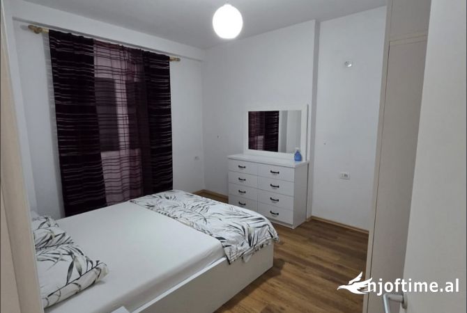 Shtepi me qera Apartament ne Tirane, 2+1, Mobilimi E mobiluar, Pagesa 600  Euro.