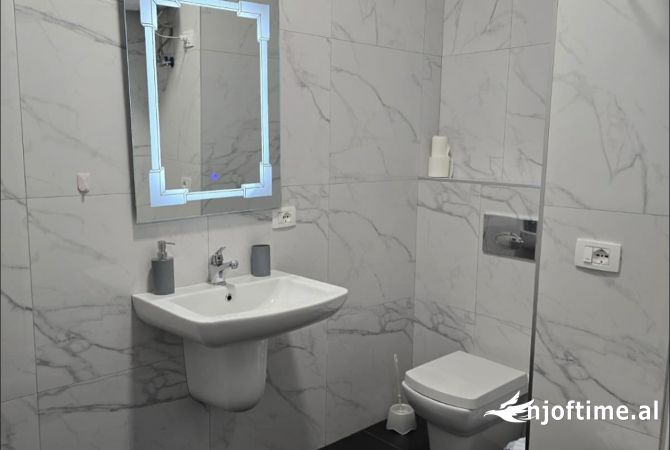 Shtepi me qera Apartament ne Tirane, 2+1, Mobilimi E mobiluar, Pagesa 600  Euro.