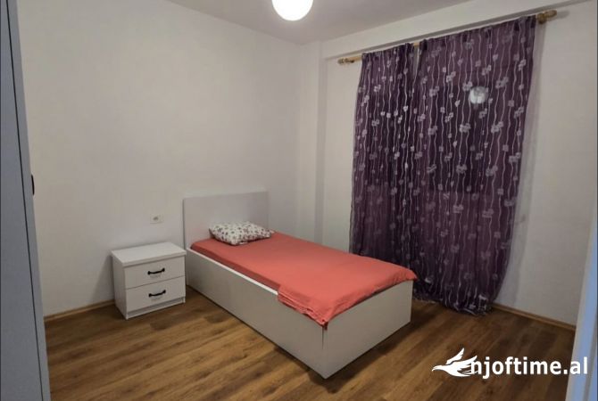 Shtepi me qera Apartament ne Tirane, 2+1, Mobilimi E mobiluar, Pagesa 600  Euro.