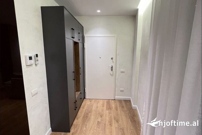 Shtepi me qera Duplex(shtepi me 2 kate) ne Tirane, 2+1, Mobilimi E mobiluar, Pagesa 2,000  Euro.