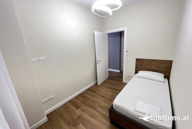 Shtepi me qera Duplex(shtepi me 2 kate) ne Tirane, 2+1, Mobilimi E mobiluar, Pagesa 2,000  Euro.