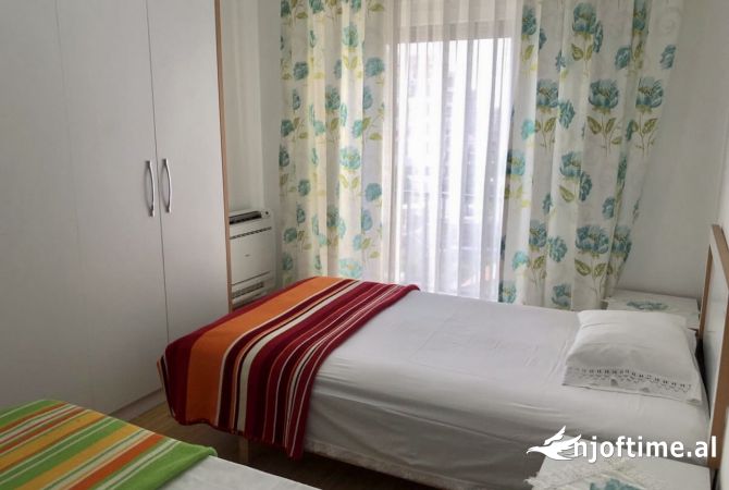 Shtepi me qera Apartament ne Tirane, 2+1, Mobilimi E mobiluar, Pagesa 800  Euro.