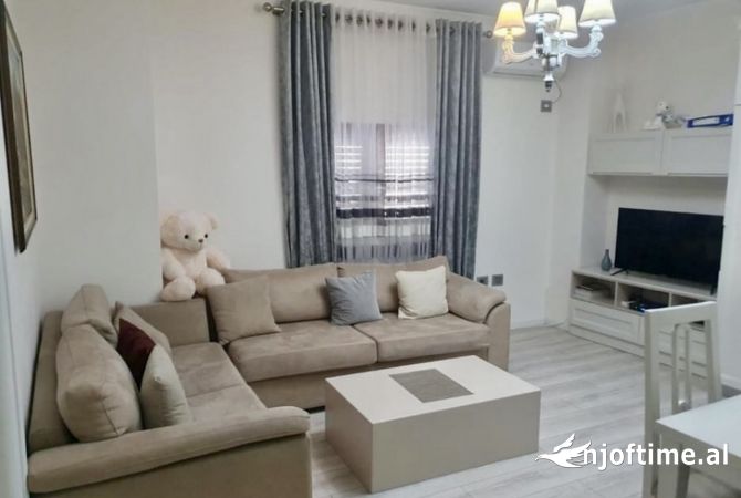 Shtepi me qera 2+1 ne Tirane - 640 Euro