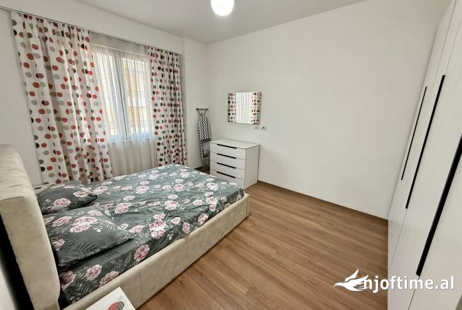 Shtepi me qera Apartament ne Tirane, 1+1, Mobilimi E mobiluar, Pagesa 550  Euro.
