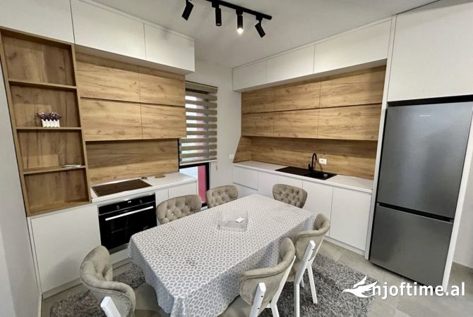 Shtepi me qera 2+1 ne Tirane - 800 Euro