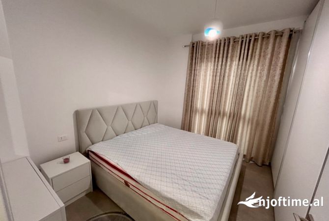 Shtepi me qera Apartament ne Tirane, 2+1, Mobilimi E mobiluar, Pagesa 800  Euro.